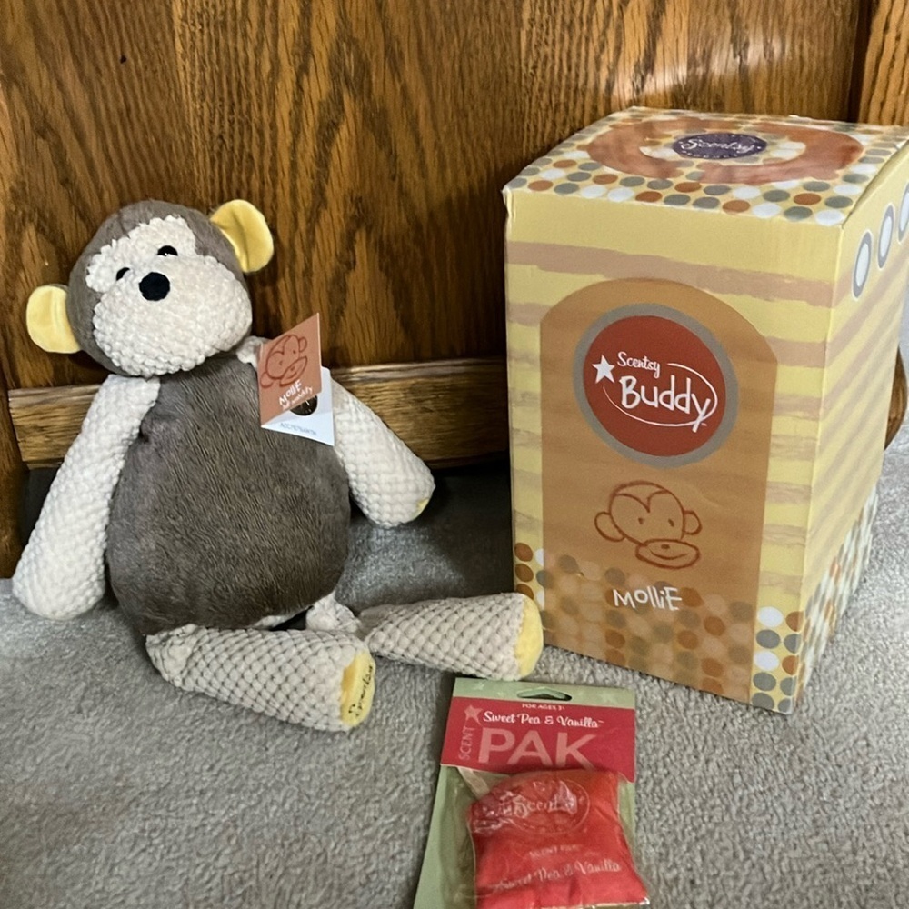 Scentsy new buddy Mollie the monkey with scent pouch.